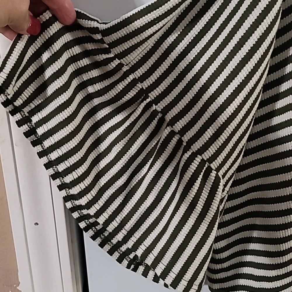 Vine & Love Green and White Striped Cardigan - Picture 3 of 7